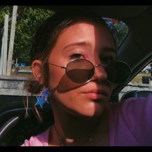 Meet your Posher, Isabdlla